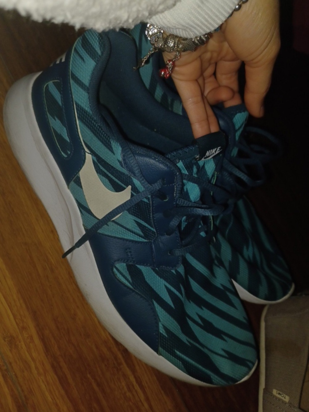 Nike Teal & Dark Blue Zigzag Running Shoes